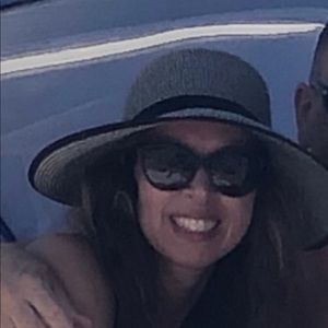 Meet your Posher, Lisa